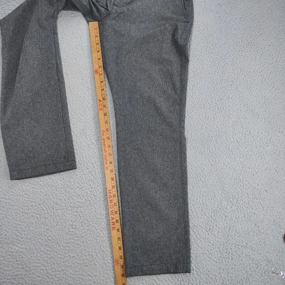 Under armour Pants Mens 34x32 Gray Golf Straight Leg Flat Front Performance Read